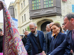 الأميرة للا حسناء تزور المهرجان الدولي للسجاد بأذربيجان احتفاءً بالتراث الثقافي العريق الأميرة للا حسناء تزور المهرجان الدولي للسجاد بأذربيجان احتفاءً بالتراث الثقافي العريق