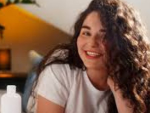 5 خرافات شائعة عن العناية بالشعر: الحقيقة وراء المعتقدات الخاطئة 5 خرافات شائعة عن العناية بالشعر: الحقيقة وراء المعتقدات الخاطئة