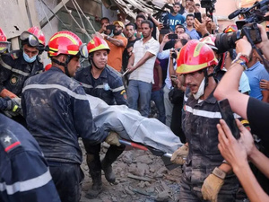 زلزال بريطاني... فراج يقلب الطاولة و"المحافظون" يتهاوون زلزال بريطاني... فراج يقلب الطاولة و"المحافظون" يتهاوون