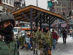 باكستان تغلق مجالها الجوي لمدة 48 ساعة وتحول الرحلات إلى كراتشي باكستان تغلق مجالها الجوي لمدة 48 ساعة وتحول الرحلات إلى كراتشي