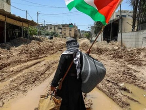 غزة تحترق واليأس يتعمق: قصف مستمر ومساعدات لا تكفي قطرة في بحر الألم