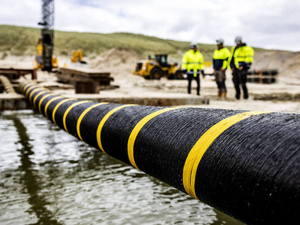 الربط الكهربائي المغربي البريطاني في مفترق الطرق : تعليق مؤقت في انتظار قرار لندن الربط الكهربائي المغربي البريطاني في مفترق الطرق : تعليق مؤقت في انتظار قرار لندن