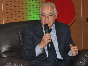 وفاة عبد الحق المريني: المغرب يودّع مؤرخ المملكة وصوت القصر الملكي وفاة عبد الحق المريني: المغرب يودّع مؤرخ المملكة وصوت القصر الملكي