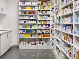 الدواء بين المطرقة والسندان... هل يحسم 12 يونيو المعركة الصامتة بين الصيادلة والوزارة ؟ الدواء بين المطرقة والسندان... هل يحسم 12 يونيو المعركة الصامتة بين الصيادلة والوزارة ؟