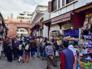 مخاوف من تصاعد الغش التجاري في الفضاءات العامة مع اقتراب كأس العالم 2030 مخاوف من تصاعد الغش التجاري في الفضاءات العامة مع اقتراب كأس العالم 2030