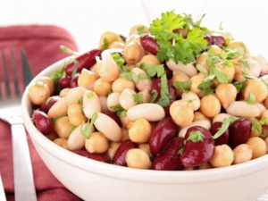 الحمص والفاصوليا السوداء: وجبة بسيطة لصحة القلب الحمص والفاصوليا السوداء: وجبة بسيطة لصحة القلب