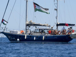الجيش الإسرائيلي يحتجز سفينة "مادلين" ويعتقل متضامنين دوليين متجهين لغزة