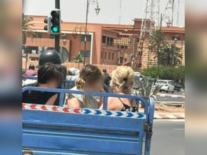 "التريبورتور" في مراكش: وسيلة نقل عشوائية تهدد الأرواح وتكرّس فوضى النقل "التريبورتور" في مراكش: وسيلة نقل عشوائية تهدد الأرواح وتكرّس فوضى النقل