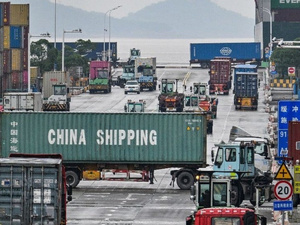 الصادرات الصينية تسجل تباطؤاً ملحوظاً في شهر ماي وسط تحديات اقتصادية متزايدة الصادرات الصينية تسجل تباطؤاً ملحوظاً في شهر ماي وسط تحديات اقتصادية متزايدة