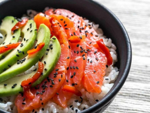 أطعمة تعزز الصحة وتُطيل العمر أطعمة تعزز الصحة وتُطيل العمر