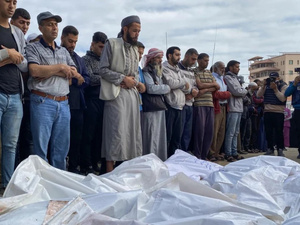 تصاعد العنف في قطاع غزة: مقتل العشرات وإصابة المئات في غارات إسرائيلية