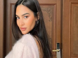 إيمان زوجة ياسين بونو: أناقة القفطان المغربي تجمع بين الأصالة والعصرية إيمان زوجة ياسين بونو: أناقة القفطان المغربي تجمع بين الأصالة والعصرية