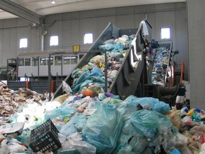 لفتيت : أزمة النفايات بالمغرب تتطلب تحوّلًا بيئيًا وهيكليًا شاملاً لفتيت : أزمة النفايات بالمغرب تتطلب تحوّلًا بيئيًا وهيكليًا شاملاً