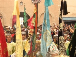 افتتاح الدورة السادسة والعشرين لمهرجان كناوة بالصويرة وسط أجواء احتفالية افتتاح الدورة السادسة والعشرين لمهرجان كناوة بالصويرة وسط أجواء احتفالية