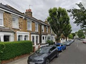 جريمة مروعة في غرب لندن: مقتل امرأة باستخدام مطرقة جريمة مروعة في غرب لندن: مقتل امرأة باستخدام مطرقة