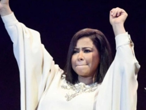 شيرين عبدالوهاب تعود إلى المسارح المغربية وسط جدل واسع في مهرجان "موازين" شيرين عبدالوهاب تعود إلى المسارح المغربية وسط جدل واسع في مهرجان "موازين"