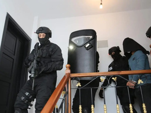 البسيج يُحبط هجومًا وشيكًا.. خلية إرهابية خططت لصنع عبوات ناسفة شمال البلاد البسيج يُحبط هجومًا وشيكًا.. خلية إرهابية خططت لصنع عبوات ناسفة شمال البلاد