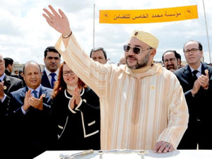 صاحب الجلالة الملك محمد السادس يعطي تعليماته بإطلاق 13 مركزاً جديداً للتكوين والعلاج في مختلف جهات المملكة صاحب الجلالة الملك محمد السادس يعطي تعليماته بإطلاق 13 مركزاً جديداً للتكوين والعلاج في مختلف جهات المملكة