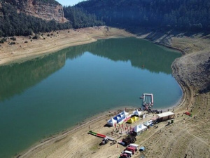 بحيرة أكلمام أزكزا تتوج بشارة "اللواء الأزرق" للعام الثاني لتعزيز الحماية البيئية والتنمية بخنيفرة بحيرة أكلمام أزكزا تتوج بشارة "اللواء الأزرق" للعام الثاني لتعزيز الحماية البيئية والتنمية بخنيفرة