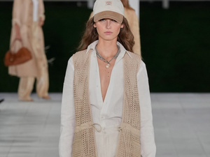 كيفية تنسيق لوك صيفي منعش ومريح في ظل ارتفاع درجات الحرارة كيفية تنسيق لوك صيفي منعش ومريح في ظل ارتفاع درجات الحرارة