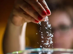 لإفراط في تناول الملح وتأثيره على الصحة وكيفية تقليله في النظام الغذائي لإفراط في تناول الملح وتأثيره على الصحة وكيفية تقليله في النظام الغذائي