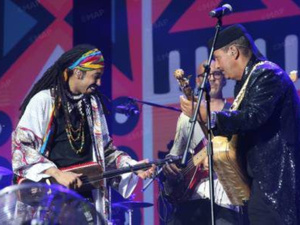 مهرجان جازابلانكا 2025: احتفاء بالموسيقى العالمية وروحانية كناوة مهرجان جازابلانكا 2025: احتفاء بالموسيقى العالمية وروحانية كناوة