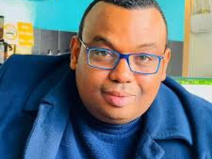 نوستالجيا 2025: عرض مسرحي يُعيد للذاكرة وهجها وللفن مكانته نوستالجيا 2025: عرض مسرحي يُعيد للذاكرة وهجها وللفن مكانته