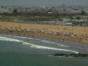 مصطافو سلا يطالبون بشاطئ يليق بمدينة عريقة