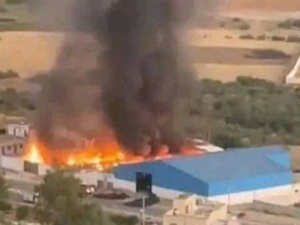 حريق مستودع الكيف بغفساي: دعوات لتعزيز الرقابة وضمان حقوق الفلاحين حريق مستودع الكيف بغفساي: دعوات لتعزيز الرقابة وضمان حقوق الفلاحين