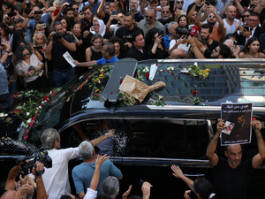 جنازة مهيبة لزياد الرحباني.. بيروت تودع صوت المقاومة جنازة مهيبة لزياد الرحباني.. بيروت تودع صوت المقاومة