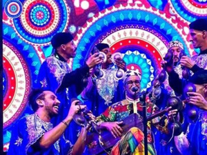 مهرجان نجوم كناوة: احتفال بالفن والتراث المغربي في قلب الدار البيضاء مهرجان نجوم كناوة: احتفال بالفن والتراث المغربي في قلب الدار البيضاء