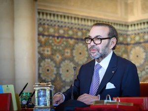 جلالة الملك : التنمية الاقتصادية بالمغرب تقوم على أسس قوية وتنويع استراتيجي