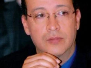 “حين نغادر المكان، نغادر أنفسنا كما نعرفها، ونلتقي بذات أخرى لا تزال قيد التكوين” غاستون باشلار