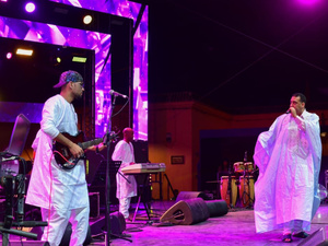 النجم الحساني سعيد الشرادي يغرد بمغربية الصحراء في مهرجان "راب افريكا" النجم الحساني سعيد الشرادي يغرد بمغربية الصحراء في مهرجان "راب افريكا"