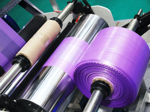 عشر سنوات بعد المنع.. الأكياس البلاستيكية ما تزال حاضرة في أسواق المغرب عشر سنوات بعد المنع.. الأكياس البلاستيكية ما تزال حاضرة في أسواق المغرب