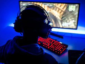 ألعاب الفيديو والإفراط في ممارستها: تأثيرات مدمرة على الصحة النفسية والنوم لدى المراهقين ألعاب الفيديو والإفراط في ممارستها: تأثيرات مدمرة على الصحة النفسية والنوم لدى المراهقين