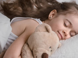 أهمية النوم الجيد للأطفال قبل العودة إلى المدرسة: نصائح أكاديمية لتحسين التحصيل الدراسي أهمية النوم الجيد للأطفال قبل العودة إلى المدرسة: نصائح أكاديمية لتحسين التحصيل الدراسي