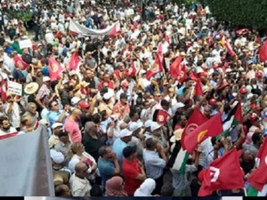 تونس.. مسيرة شعبية دفاعًا عن الحق النقابي والحريات تونس.. مسيرة شعبية دفاعًا عن الحق النقابي والحريات