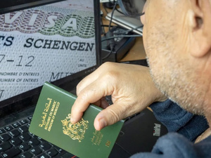 تأشيرة شنغن.. حلم آلاف المغاربة يتحول إلى كابوس مكلف تأشيرة شنغن.. حلم آلاف المغاربة يتحول إلى كابوس مكلف