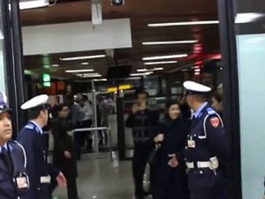 توقيف مواطن تركي بمطار محمد الخامس بناء على مذكرة دولية بتهمة ترويج الكوكايين توقيف مواطن تركي بمطار محمد الخامس بناء على مذكرة دولية بتهمة ترويج الكوكايين