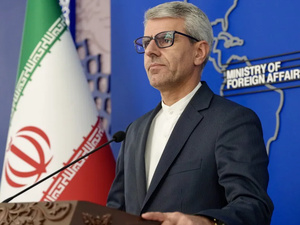 إيران تتوعد بالرد بعد طرد سفيرها من أستراليا وترفض الاتهامات بالهجمات المعادية للسامية إيران تتوعد بالرد بعد طرد سفيرها من أستراليا وترفض الاتهامات بالهجمات المعادية للسامية