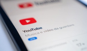 يوتيوب كتجرب تليشارجي مجاني محدود باش تجبد ناس جداد لـ Premium