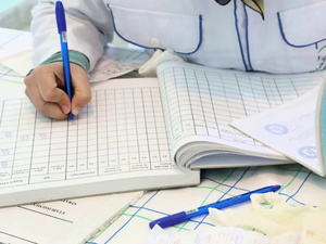 ضغوط مهنية وخصاص طبي يؤجلان مواعيد العلاج بالمستشفيات العمومية في المغرب ضغوط مهنية وخصاص طبي يؤجلان مواعيد العلاج بالمستشفيات العمومية في المغرب