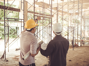 الحكومة تشدد تنظيم سوق البناء.. قرار جديد يربط حجم المشاريع بقدرات المقاولات الحكومة تشدد تنظيم سوق البناء.. قرار جديد يربط حجم المشاريع بقدرات المقاولات