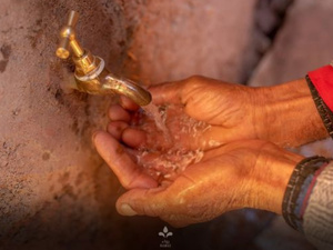 تقرير دولي يظهر أزمة عالمية: ربع سكان الكرة الأرضية يعانون من نقص مياه الشرب. تقرير دولي يظهر أزمة عالمية: ربع سكان الكرة الأرضية يعانون من نقص مياه الشرب.