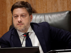 تهديدات بالقتل تطال عمدة مرسيليا بسبب مشاركته في مهرجان الكسكس تهديدات بالقتل تطال عمدة مرسيليا بسبب مشاركته في مهرجان الكسكس