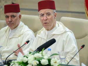 أحمد التوفيق يعلن عن تأهيل 2516 مسجداً وزاوية وضريحاً بميزانية 120 مليار سنتيم حتى 2026 أحمد التوفيق يعلن عن تأهيل 2516 مسجداً وزاوية وضريحاً بميزانية 120 مليار سنتيم حتى 2026