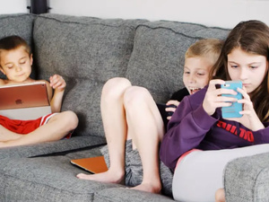 تيك توك والأطفال قبل المدرسة : كيف تحمي الأسر صغارهم من الإفراط الرقمي؟ تيك توك والأطفال قبل المدرسة : كيف تحمي الأسر صغارهم من الإفراط الرقمي؟