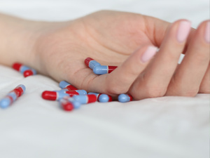 انتحار شابة خنيفرة يسلط الضوء على أخطار العنف الرقمي ويعيد التشريع للواجهة انتحار شابة خنيفرة يسلط الضوء على أخطار العنف الرقمي ويعيد التشريع للواجهة