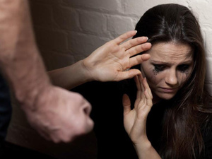 قانون العنف ضد النساء.. لثغرات عميقة تكبل الحماية قانون العنف ضد النساء.. لثغرات عميقة تكبل الحماية